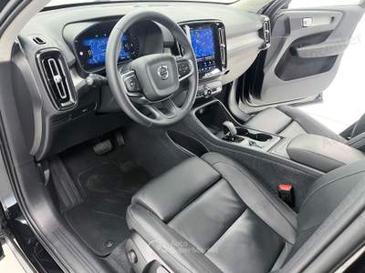 Volvo XC40 B3 163CV AUT CORE + PELLE + 19" Nero usata Bassano del Grappa