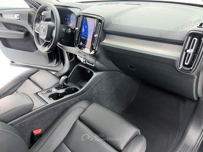 Volvo XC40 B3 163CV AUT CORE + PELLE + 19" Nero usata Bassano del Grappa