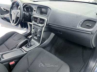 Volvo V40 T2 BZ 122 CV MANUALE Blu/Azzurro usata Bassano del Grappa