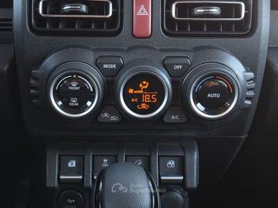 Suzuki Jimny Jimny 1.5 AT GLX 5 PORTE Argento usata Pistoia