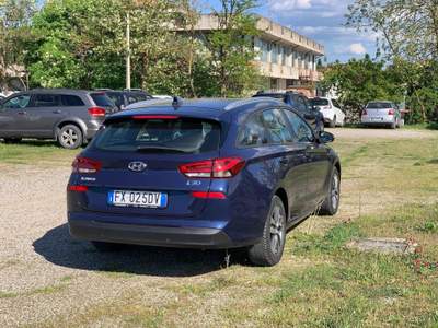 Hyundai i30 1.6 CRDi 115cv Business Blu/Azzurro usata Chiusi