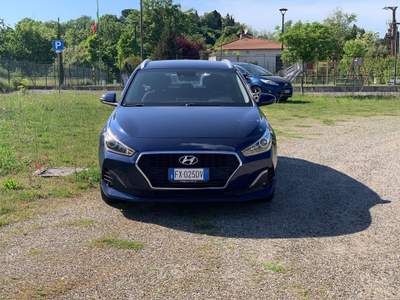 Hyundai i30 1.6 CRDi 115cv Business Blu/Azzurro usata Chiusi