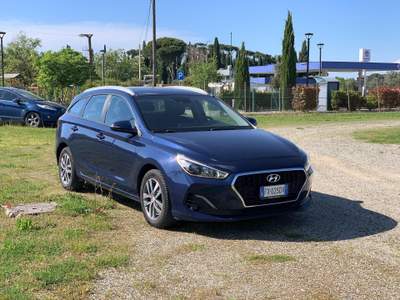 Hyundai i30 1.6 CRDi 115cv Business Blu/Azzurro usata Chiusi