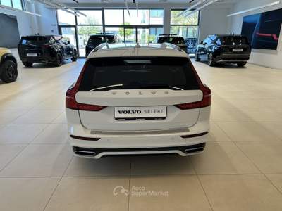 Volvo V60 B4 autom. PLUS Dark - AUTOCARRO !!! Bianco usata Forlì