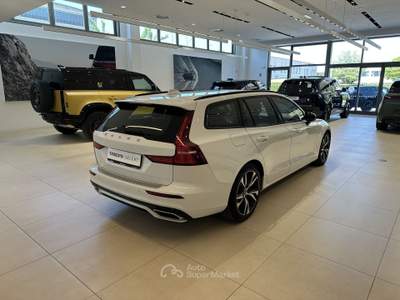 Volvo V60 B4 autom. PLUS Dark - AUTOCARRO !!! Bianco usata Forlì