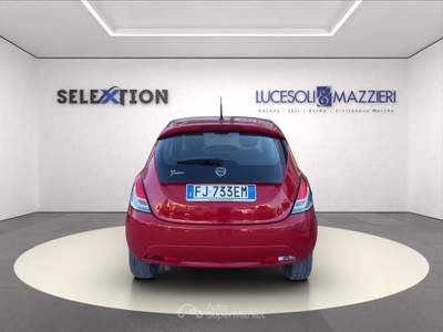 Lancia Ypsilon  - ypsilon 1.2 69 cv 5 porte silver Rosso usata Ancona