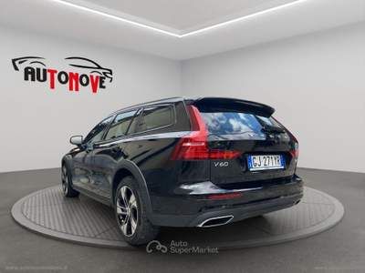 Volvo V60 Cross Country V60 Cross Country B4 Nero usata Cambiago