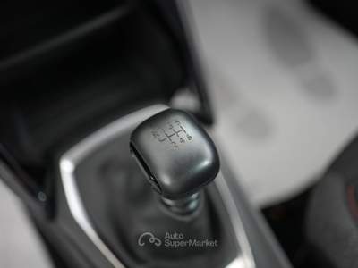 Peugeot 208 BlueHDi 100 Stop&amp;Start 5 porte Allure Nero usata Pozzuoli