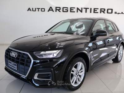 Audi Q5 30 2.0 tdi mhev Business Design 136cv s-tronic Nero usata Ceglie Messapica