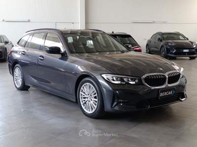 BMW Serie 3 325tds d Touring mhev 48V xdrive Sport auto Grigio usata Verona