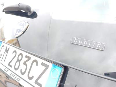 Lancia Ypsilon 5 porte S&S Hybrid Ecochic Gold Nero usata Massafra