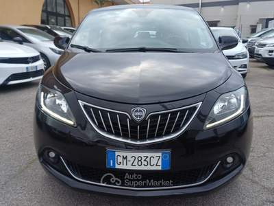Lancia Ypsilon 5 porte S&S Hybrid Ecochic Gold Nero usata Massafra