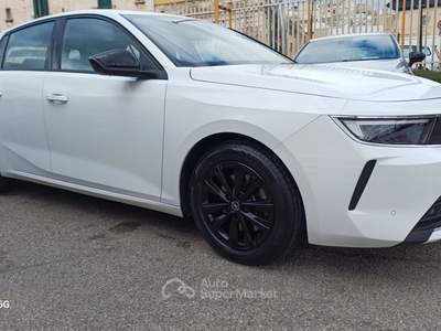 Opel Astra Diesel 130 CV Edition Bianco usata Massafra