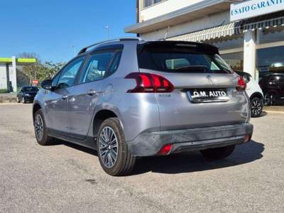 Peugeot 2008 1.2 PureTech 82 Active GPL Argento usata Cento