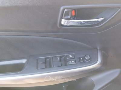 Suzuki Swift 1.2 Style Smart Hybrid Nero usata Campobello di Mazara