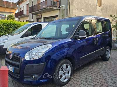 Fiat Doblò Doblò 1.6 MJT 16V 90CV Dualogic Active Blu/Azzurro usata CASTIGLIONE OLONA