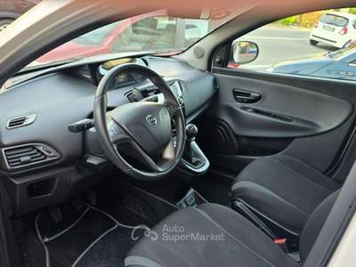 Lancia Ypsilon 1.2 69 CV 5 porte GPL Ecochic Elefantino Bianco usata CASTIGLIONE OLONA