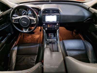 Jaguar XE 2000 DIESEL CV.180 AUTOM / 17'/PELLE Grigio usata Torino