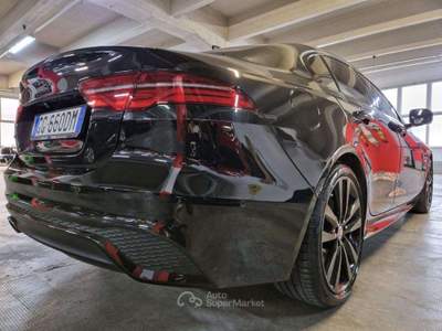 Jaguar XE 2000 D 204 CV AUT. R-DYNAMIC BLACK EDIT.KM. 13.900 Nero usata Torino
