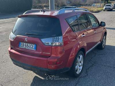 Mitsubishi Outlander Outlander II 2007 2.2 di-d Instyle 7posti Rosso usata Romagnano Sesia
