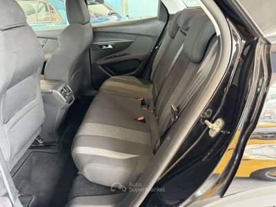 Peugeot 3008 3008 1.5 bluehdi Business Nero usata Romagnano Sesia