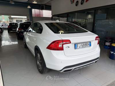 Volvo S60 Cross Country S60 Cross Country 2.0 d3 Momentum geartronic Bianco usata Romagnano Sesia