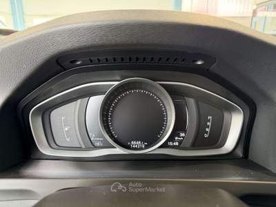 Volvo S60 Cross Country S60 Cross Country 2.0 d3 Momentum geartronic Bianco usata Romagnano Sesia