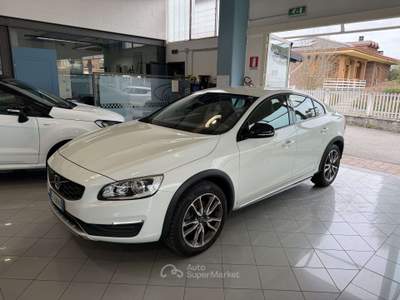 Volvo S60 Cross Country S60 Cross Country 2.0 d3 Momentum geartronic Bianco usata Romagnano Sesia
