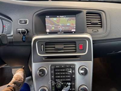 Volvo S60 Cross Country S60 Cross Country 2.0 d3 Momentum geartronic Bianco usata Romagnano Sesia