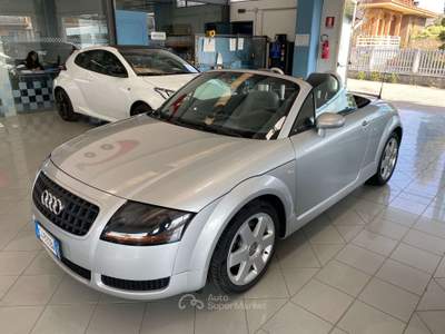 Audi TT TT Roadster 1.8t Argento usata Romagnano Sesia