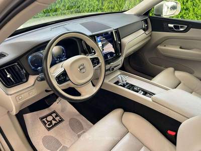 Volvo XC60 2.0b4MomentumProAwd autoPROMO DICEMBRE 2025€349 Beige usata Terni
