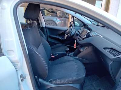Peugeot 208 5p 1.2 puretech Active 82cv GPL*UNIPROP**VISTA E PIACIUTA* Bianco usata Canelli