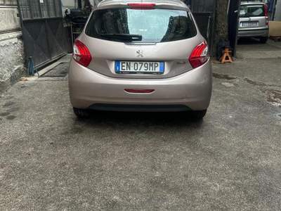 Peugeot 208 1.4 8V HDi 68CV 5p. Access Beige usata Napoli