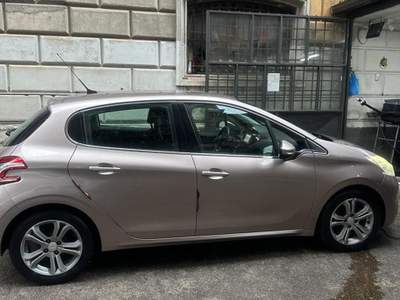 Peugeot 208 1.4 8V HDi 68CV 5p. Access Beige usata Napoli