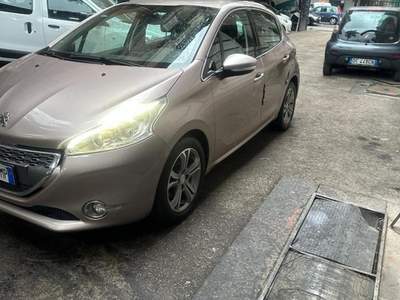 Peugeot 208 1.4 8V HDi 68CV 5p. Access Beige usata Napoli