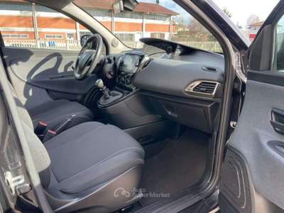 Lancia Ypsilon 1.0 FireFly 5 porte S&S Hybrid Gold Plus Nero usata Villanova d'Asti