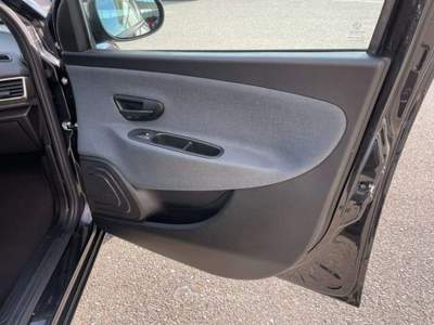 Lancia Ypsilon 1.0 FireFly 5 porte S&S Hybrid Gold Plus Nero usata Villanova d'Asti