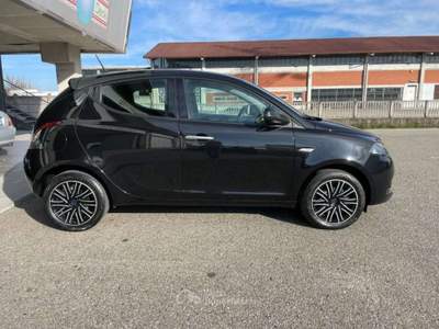 Lancia Ypsilon 1.0 FireFly 5 porte S&S Hybrid Gold Plus Nero usata Villanova d'Asti