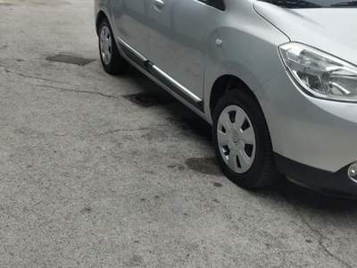 Dacia Lodgy 1.5 dCi 8V 110CV 5 posti Ambiance Grigio usata Napoli