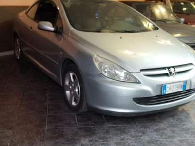 Peugeot 307 1.6 16V CC Grigio usata Napoli