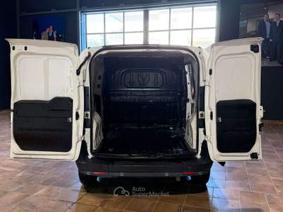 Fiat Doblò 1.6mjt 105cv FURGONE Bianco usata Salerno