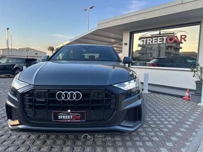 Audi Q8 286 CV quattro tiptronic Sport Grigio usata Sant'Anastasia