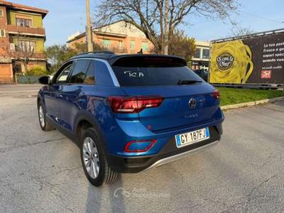 Volkswagen T-Roc 2.0 TDI 150 CV DSG Edition Plus Blu/Azzurro usata Senigallia
