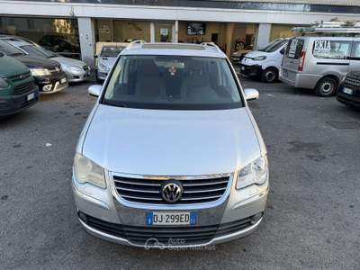 Volkswagen Touran 2.0 Trendline ecofuel usata Cinisello Balsamo