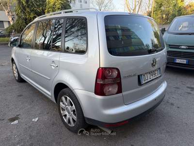 Volkswagen Touran 2.0 Trendline ecofuel usata Cinisello Balsamo