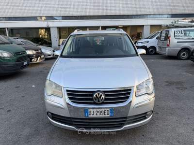 Volkswagen Touran 2.0 Trendline ecofuel usata Cinisello Balsamo