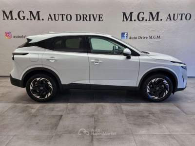 Nissan Qashqai MHEV 158 CV Xtronic N-Connecta Bianco usata Erba