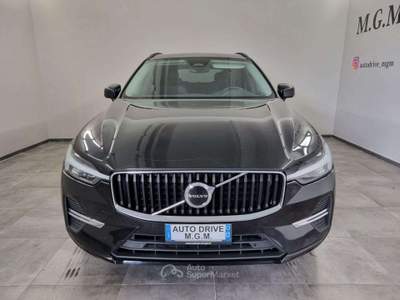 Volvo XC60 B5 (d) AWD Geartronic Momentum Pro Nero usata Erba