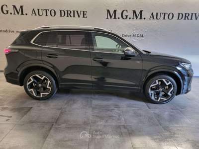 Volkswagen Tiguan 2.0 TDI 150 CV DSG R-Line Nero usata Erba