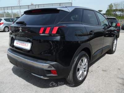 Peugeot 3008 S&S Business Nero usata Qualiano